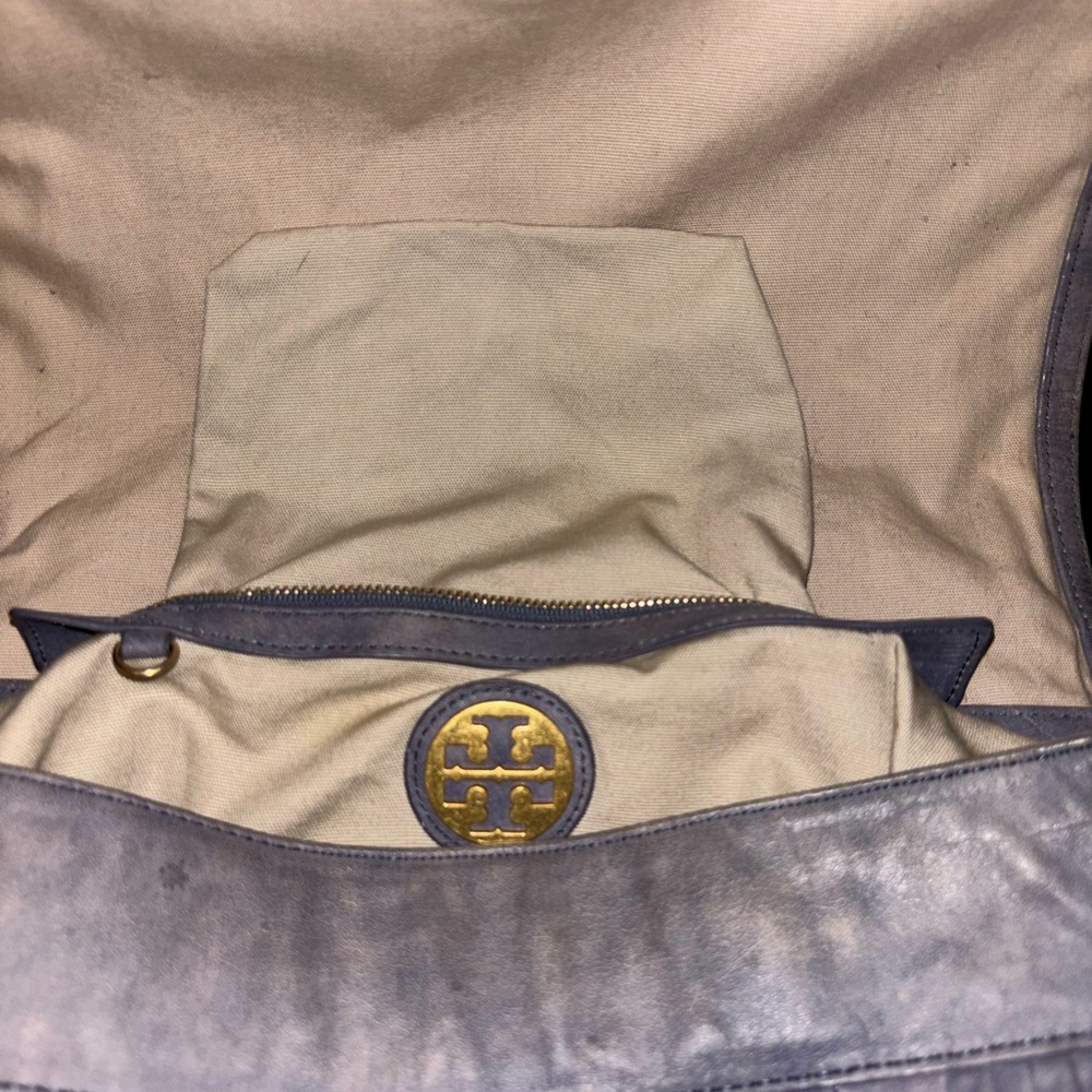 Tory Burch Distressed Gray Leather Shoulder Bag - Picture 9 of 10